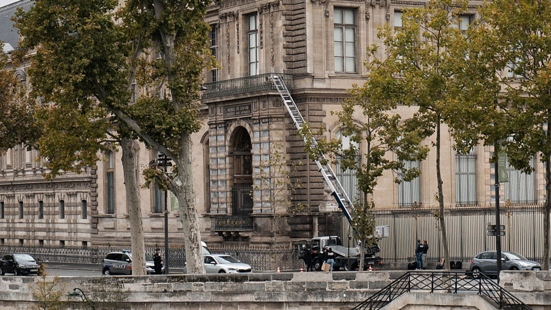 "Тихо као шапат":Немачка компанија произвођач дизалица, искористила пљачку у Лувру за личну рекламу