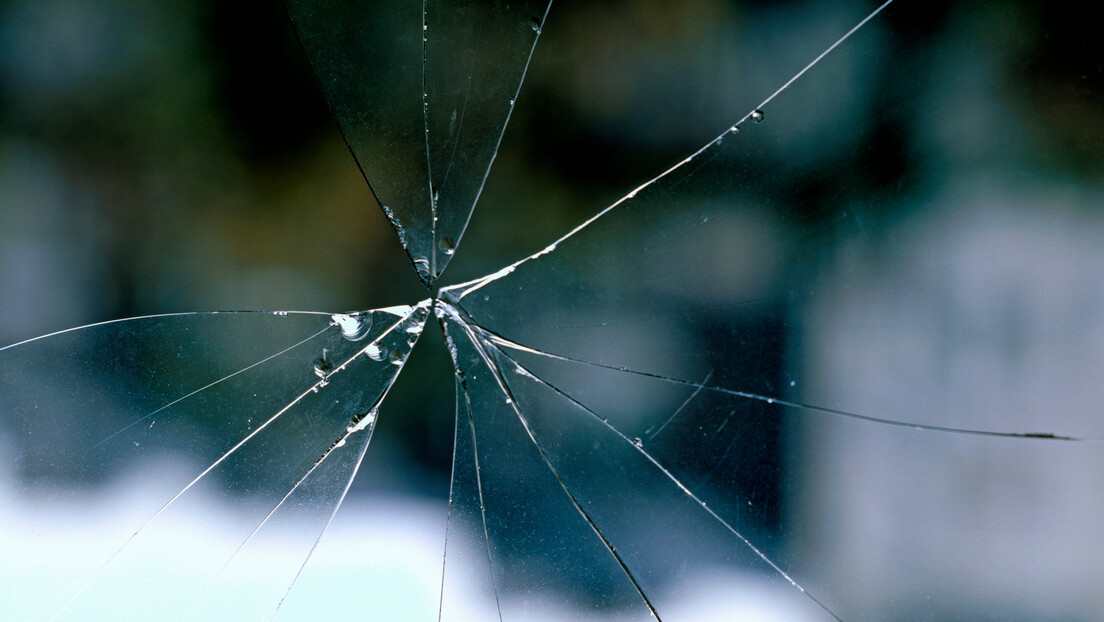 Situacija u Crnoj Gori se ne smiruje: Razbijen lokal u vlasništvu državljanina Turske (VIDEO)