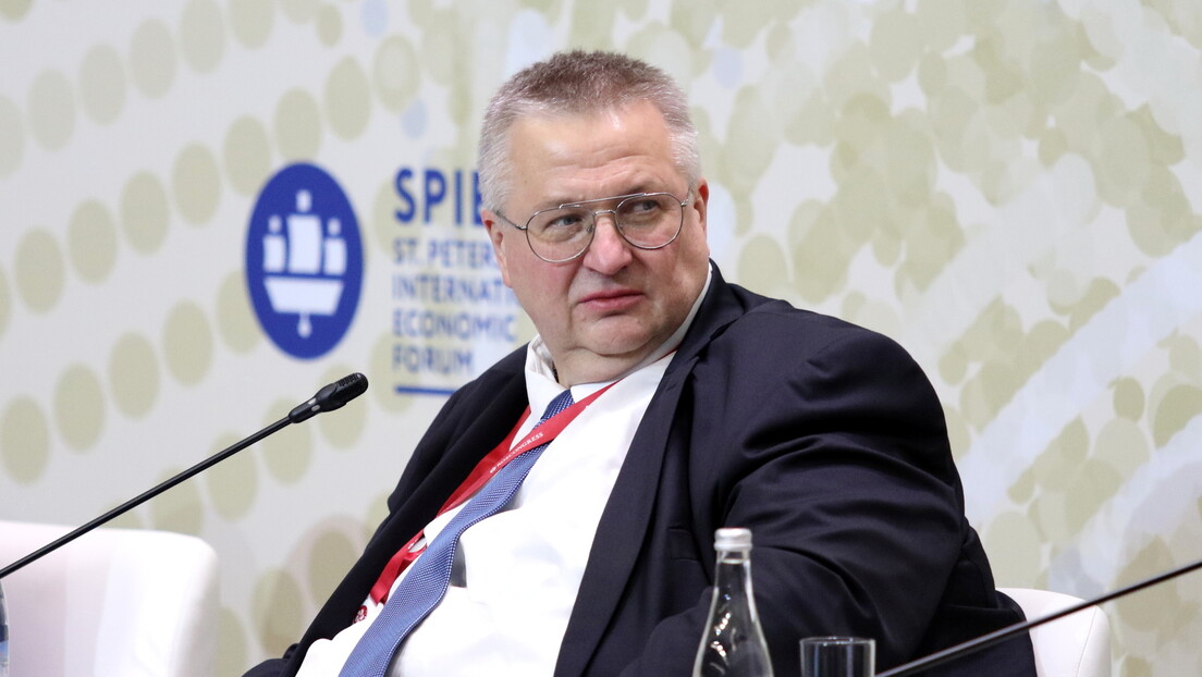 Оверчук: Русија живи под санкцијама, али шири сарадњу са свим земљама