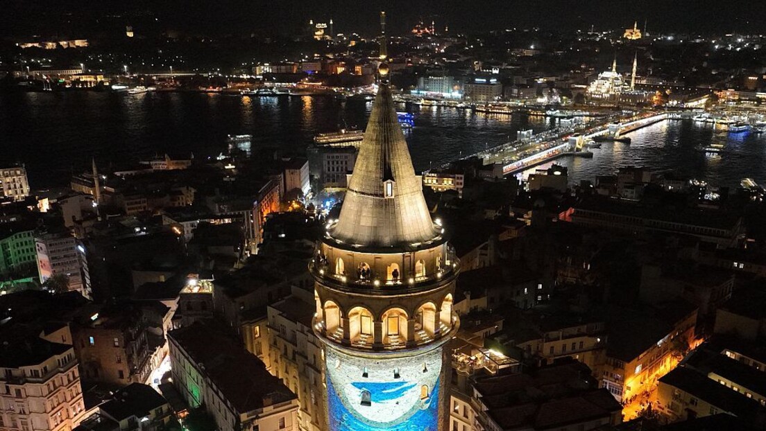 Jak zemljotres uzdrmao zapad Turske, tresao se Istanbul (VIDEO)