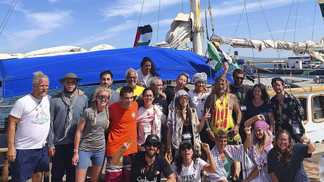 Израел пресрео хуманитарну флотилу за Газу: Упркос блокади 30 бродова наставља мисију (ВИДЕО)