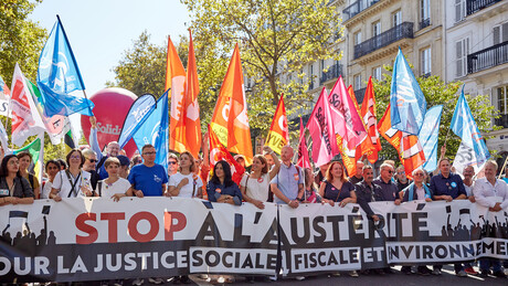 Novi protesti u Francuskoj: Blokirane škole i fabrike, traži se ostavka Makrona