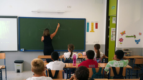 РТ Балкан истражује: Шта се дешава са "хитним" законом о националним уџбеницима