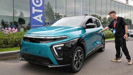 Како изгледа руски електрични аутомобил "Атом" и којим се перформансама може похвалити (ВИДЕО)