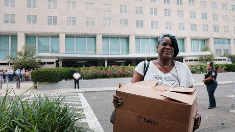 Blokada rada Vlade u SAD: Više od 4.000 federalnih službenika dobilo obaveštenja o otpuštanju