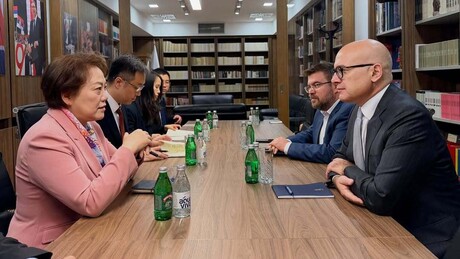 Вучевић са Чен Бо: Поносни на челично пријатељство Србије и Кине