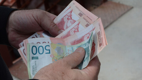 Олакшице за дужнике: Ко ће од данас моћи да рачуна на паузу у отплати кредита