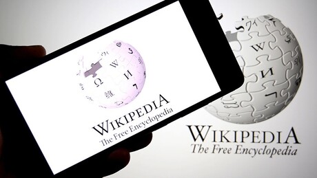 Све мање људи користи Википедију: Забележен пад посета сајту због АИ и друштвених мрежа