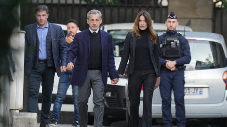 Саркози стигао у затвор: За руку држи супругу, у коферу "Гроф Монтекристо" (ВИДЕО)