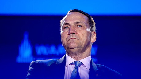 Sikorski: Ne garantujem da nećemo uhapsiti Putina ako bude preletao naše nebo