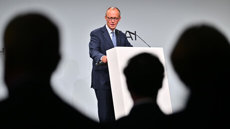 Мерц говорио о "изгледу градова" због миграната: Питајте ћерке, оне ће знати на шта мислим