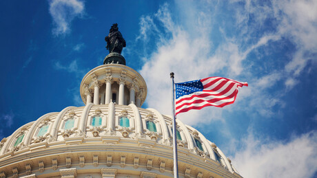 Час преговарају, час прете: САД пооштравају санкције против Русије, на мети "Лукоил" и "Росњефт"