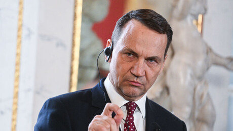 Терориста из комшилука: Пољски министар се препоручује да постане "Осама бин Сикорски"