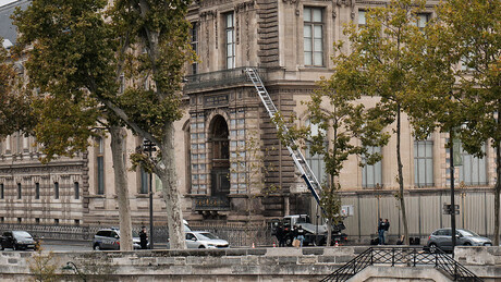 "Тихо као шапат":Немачка компанија произвођач дизалица, искористила пљачку у Лувру за личну рекламу