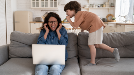 "Mom detetu je sve dozvoljeno": Prednosti i mane liberalnog roditeljstva očima ruskog psihologa