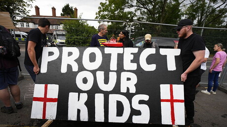 Само у Британији: Сексуални преступник грешком пуштен из затвора, потрага у току