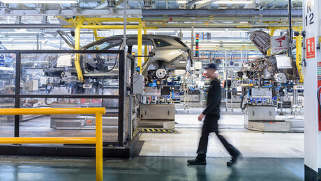 Аутомобилски гиганти ЕУ у паници: Без кинеских чипова прети затварање погона