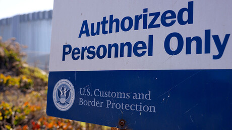 Tramp postavio rekordno nizak limit za prijem izbeglica: Prednost belcima i drugim diskriminisanim