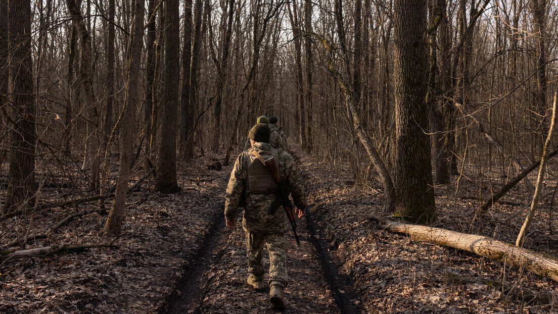 Украјински војници опкољени у Красноармејску почели да се предају