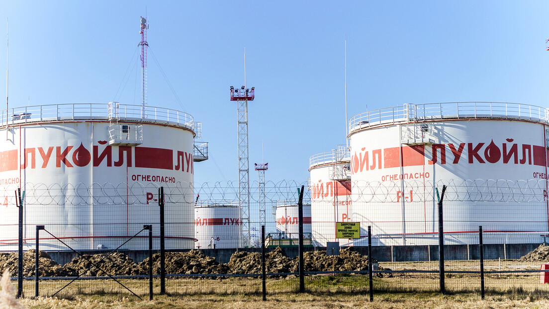 Бугарска би могла да затражи изузеће од санкција "Лукоилу"