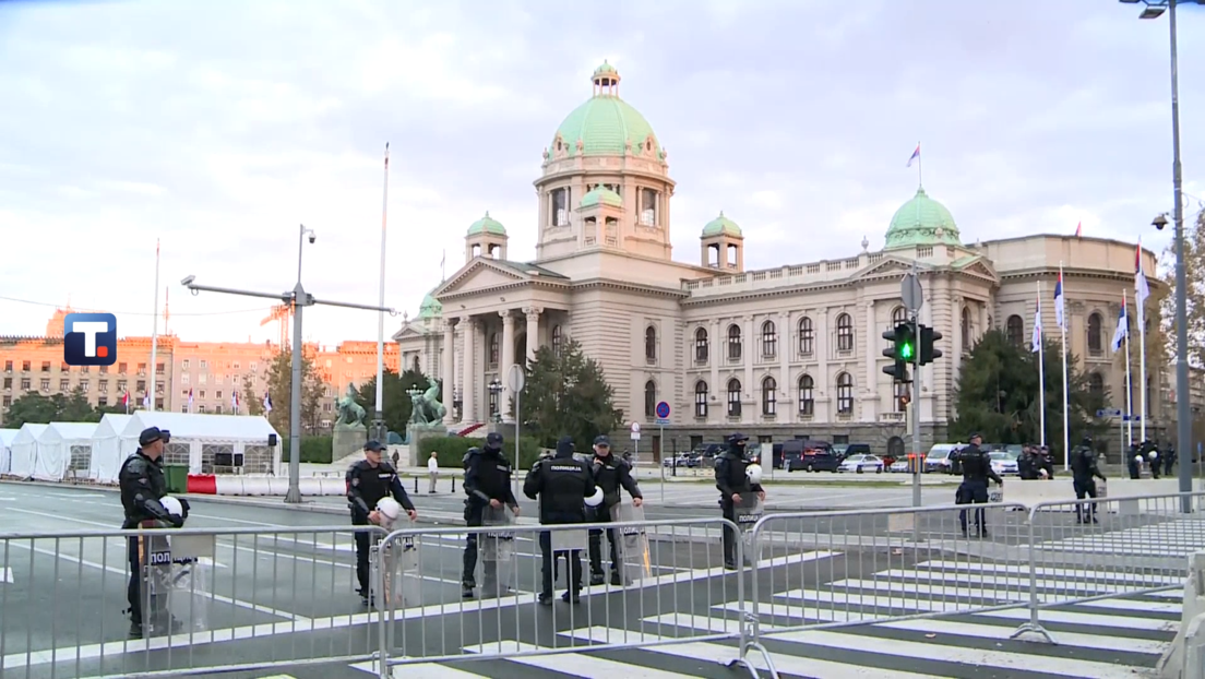 Mirno ispred Skupštine Srbije: Tokom noći 37 uhapšenih, Štimac pušten na slobodu
