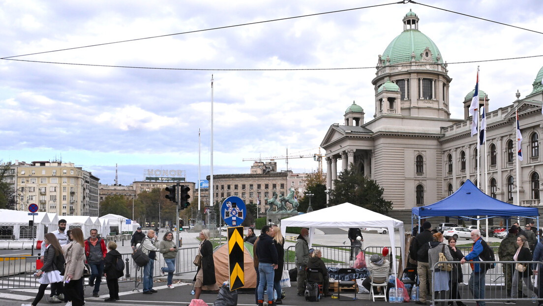 Ispred Skupštine bez incidenata: Blokirana raskrsnica Takovske i Bulevara kralja Aleksandra