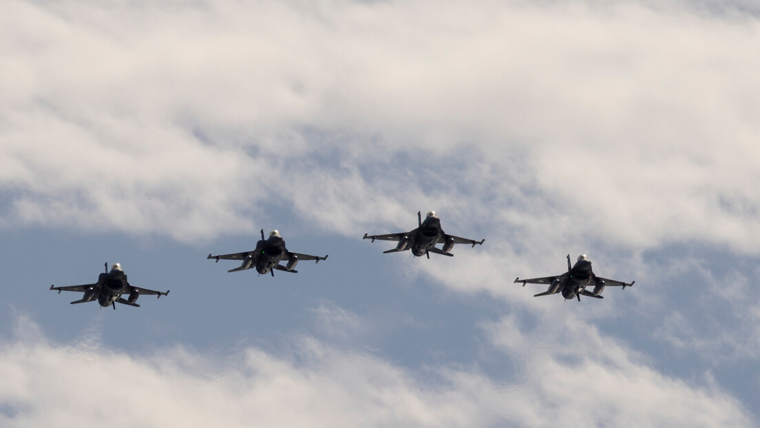 Веровали или не: Румунија због Украјине добила 18 ловаца Ф-16 за један евро