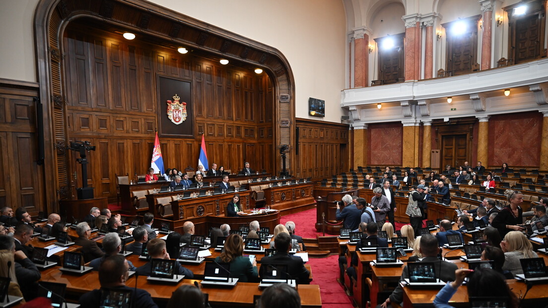 Скупштина Србије наставља расправу о бирачком списку и Генералштабу