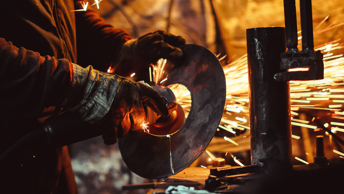 Влада усвојила Предлог закона о порезу на гвожђе, челик, цемент, ђубриво и алуминијум