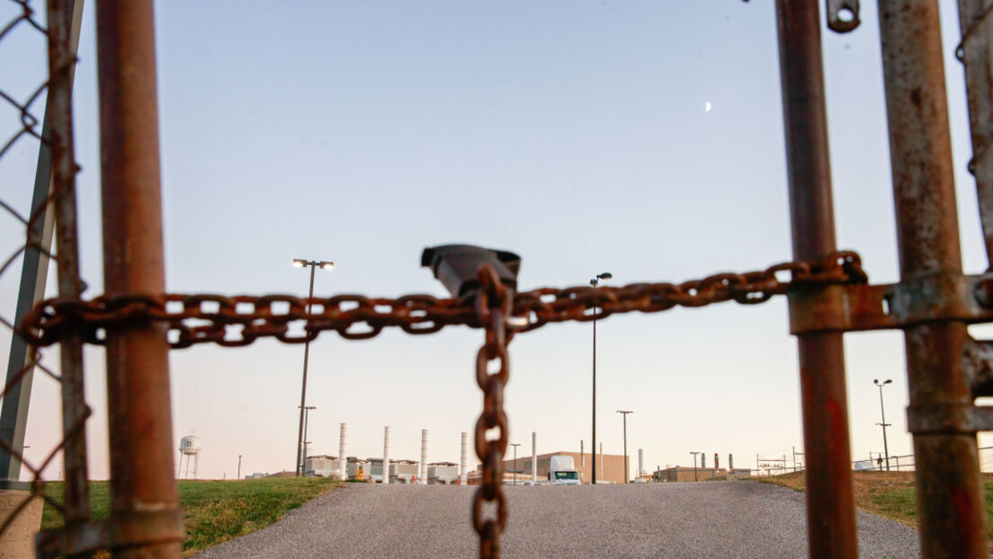 Minimalac stavlja katanac: Da li je povećanje plata investitorima samo izgovor za zatvaranje fabrika