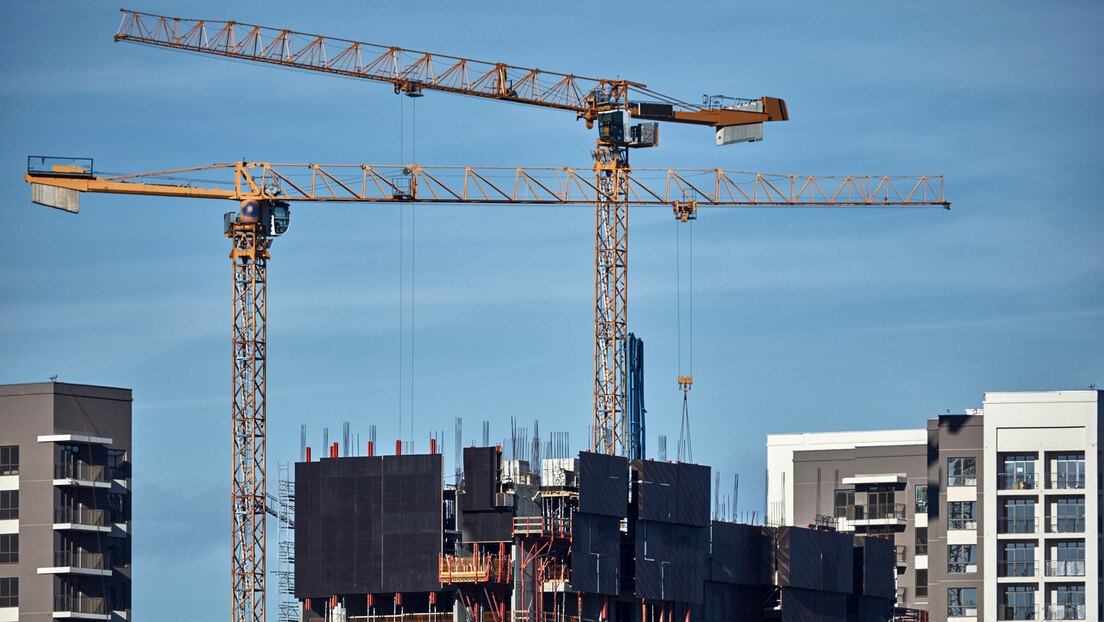 Пад грађевинске активности: Ничу само зграде