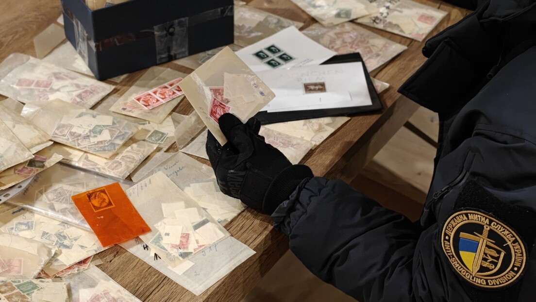 Поштанске марке са "нацистичком тематиком" заплењене на украјинској граници