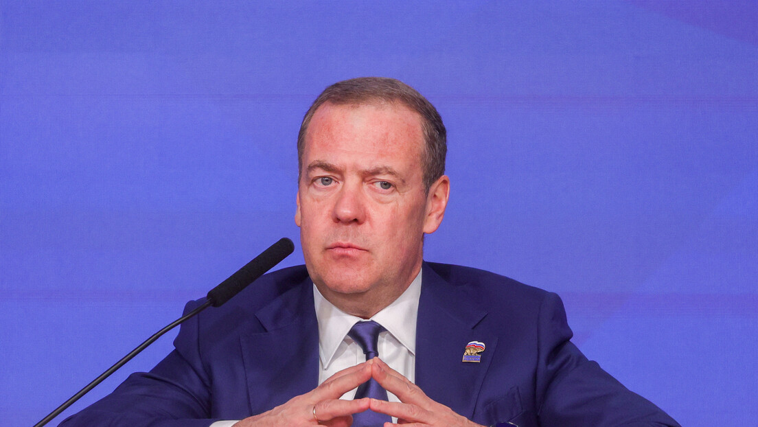 Медведев: Све више земаља заинтересовано за покрет против неоколонијализма