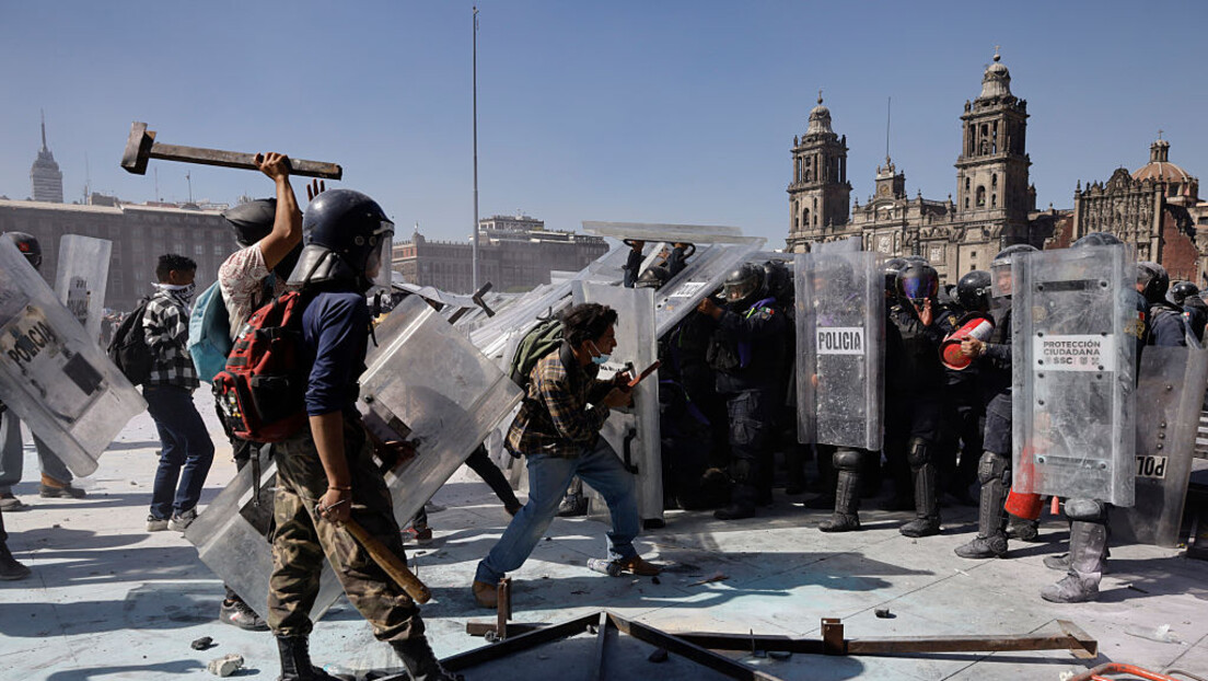 Protesti "generacije Zed" i u Meksiku: Od 120 povređenih - 100 policajaca