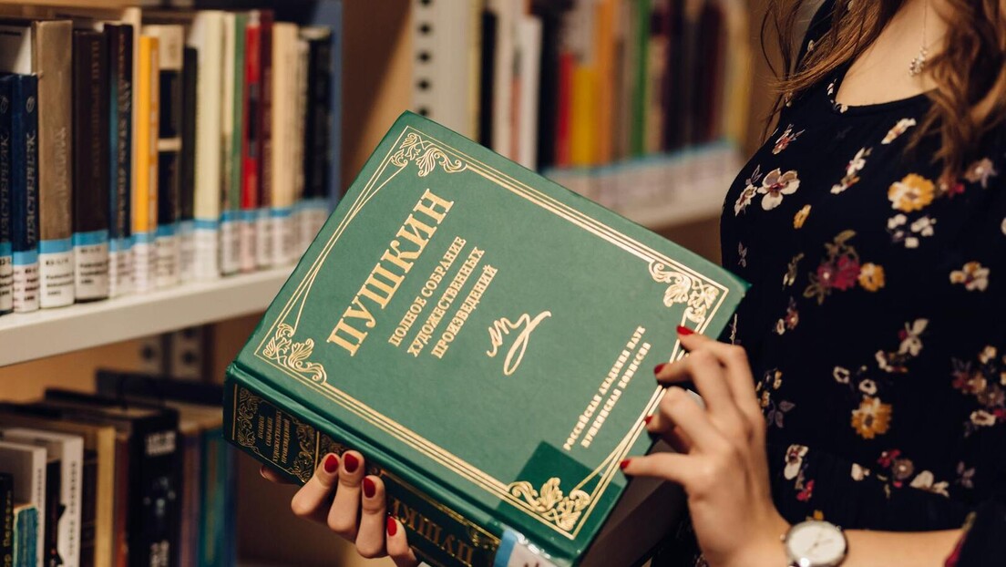 Čitalačka strast ne jenjava u Rusiji - dva trećine građana ne može bez knjige, govori statistika