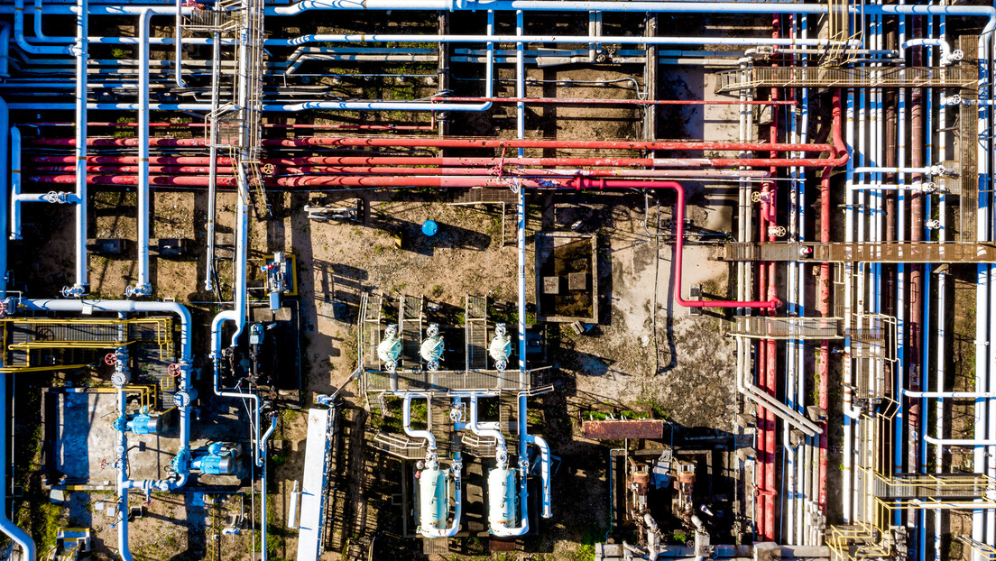 Sijarto poručio Zelenskom: Dirni nam rusku naftu i smatraćemo to napadom na naš suverenitet