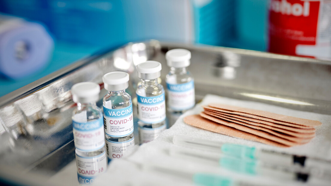 Румунија уништила 17 милиона доза вакцина против ковида