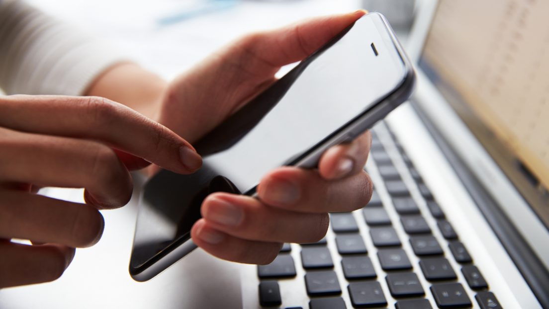 Не постоји веза између зрачења мобилних телефона и рака, али ипак је потребан опрез, кажу научници