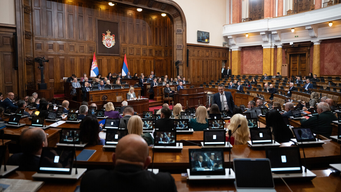 Скупштина наставила расправу: Посланици питали о НИС-у, Камбери о регистарским таблицама у Прешеву