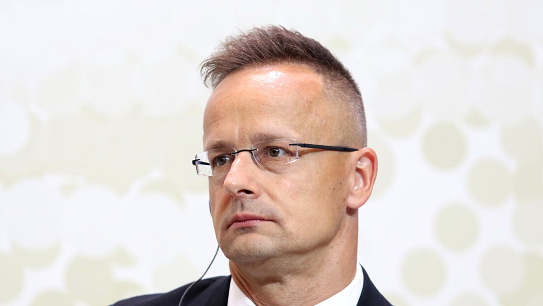 Сијарто у Палати Републике: Састанак са званичницима Српске