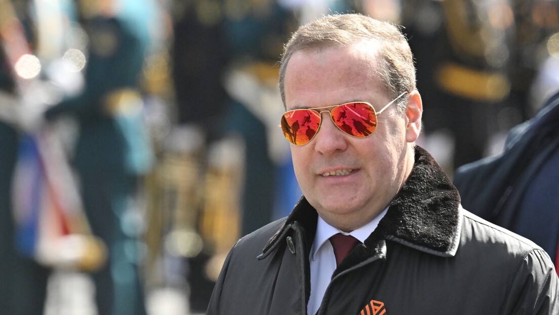 Медведев о кловну који шмрче кокаин: Зеленски неће бити тај који ће потписати мировни споразум