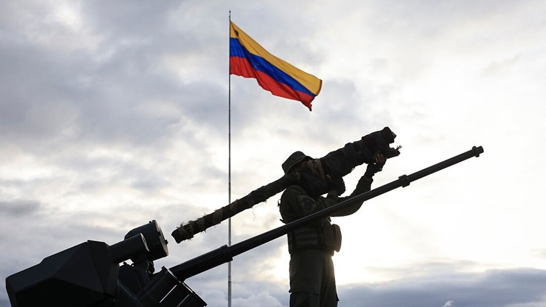 Спрема ли се рат: Трамп "затворио" небо изнад Венецуеле