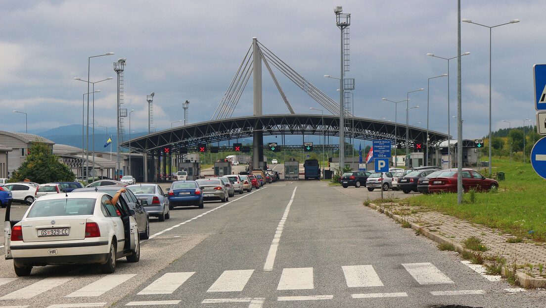 Пао систем на граничним прелазима у БиХ: Стварају се гужве