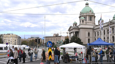 Ispred Skupštine bez incidenata: Blokirana raskrsnica Takovske i Bulevara kralja Aleksandra