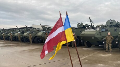 Украјина добила оклопне транспортере "патрија" из Летоније
