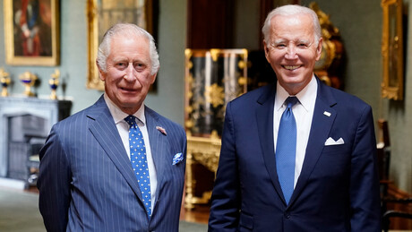 Захарова: Бајден циљао у Трампа, а погодио европске краљеве