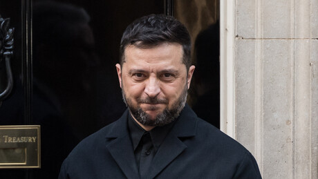 Корен је у детињству: Захарова појаснила зашто Зеленски тражи још оружја и јури Украјинце по улицама