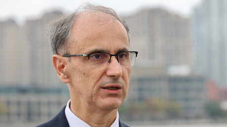 Мацут са проректорима и деканима УБ о висини школарина, настави и повраћају новца