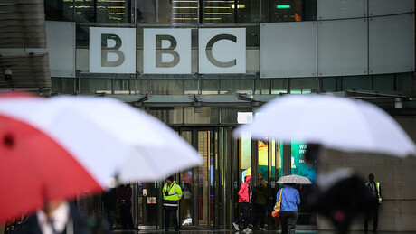 Donald Tramp kaže da je "obavezan" da tuži Bi-Bi-Si zbog montiranog priloga