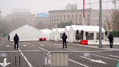 Мирно испред Народне скупштине: Саобраћај функционише без проблема